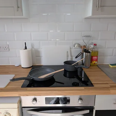 Apartament Claremont I Modern Pet Friendly With Free Parking Sleeps 6 *