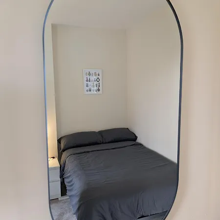 Appartement Claremont I Modern Pet Friendly With Free Parking Sleeps 6 *